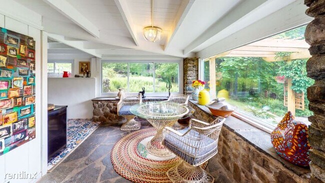 Foto del edificio - 3 br, 2 bath House - 145 GLENFORD WITTENBE...