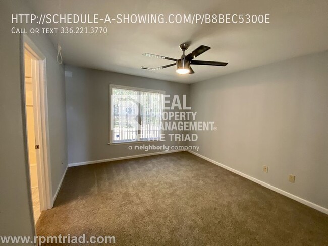 Building Photo - One Level 3BR/2BA W/Fenced Yard in Greensboro