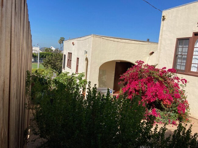 Foto del edificio - 2429 6th St