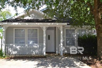Building Photo - 706 Crystal Wells Ct N