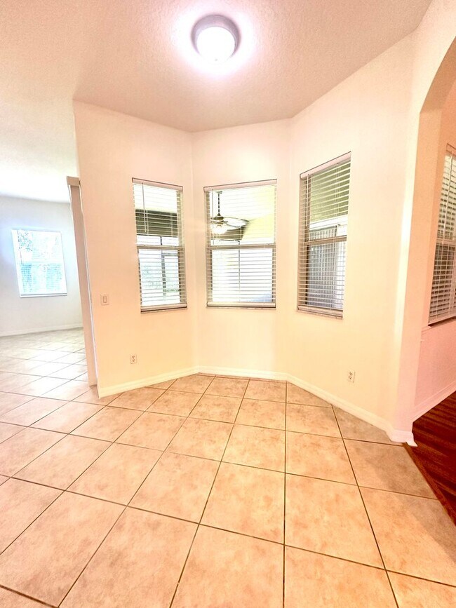 Building Photo - 4/2 Windermere Home Located in Providence