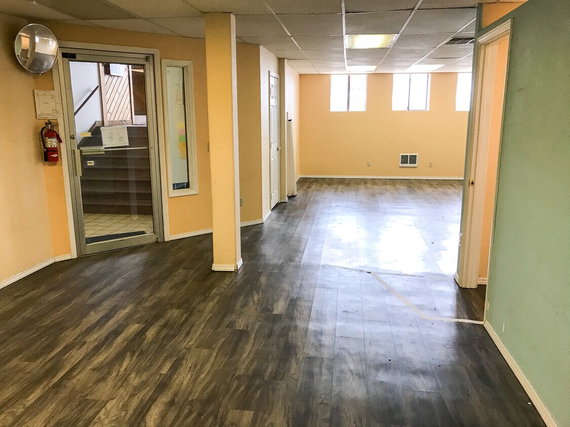 214 N Main St Unit C, Moscow, ID 83843 Apartment for Rent in Moscow