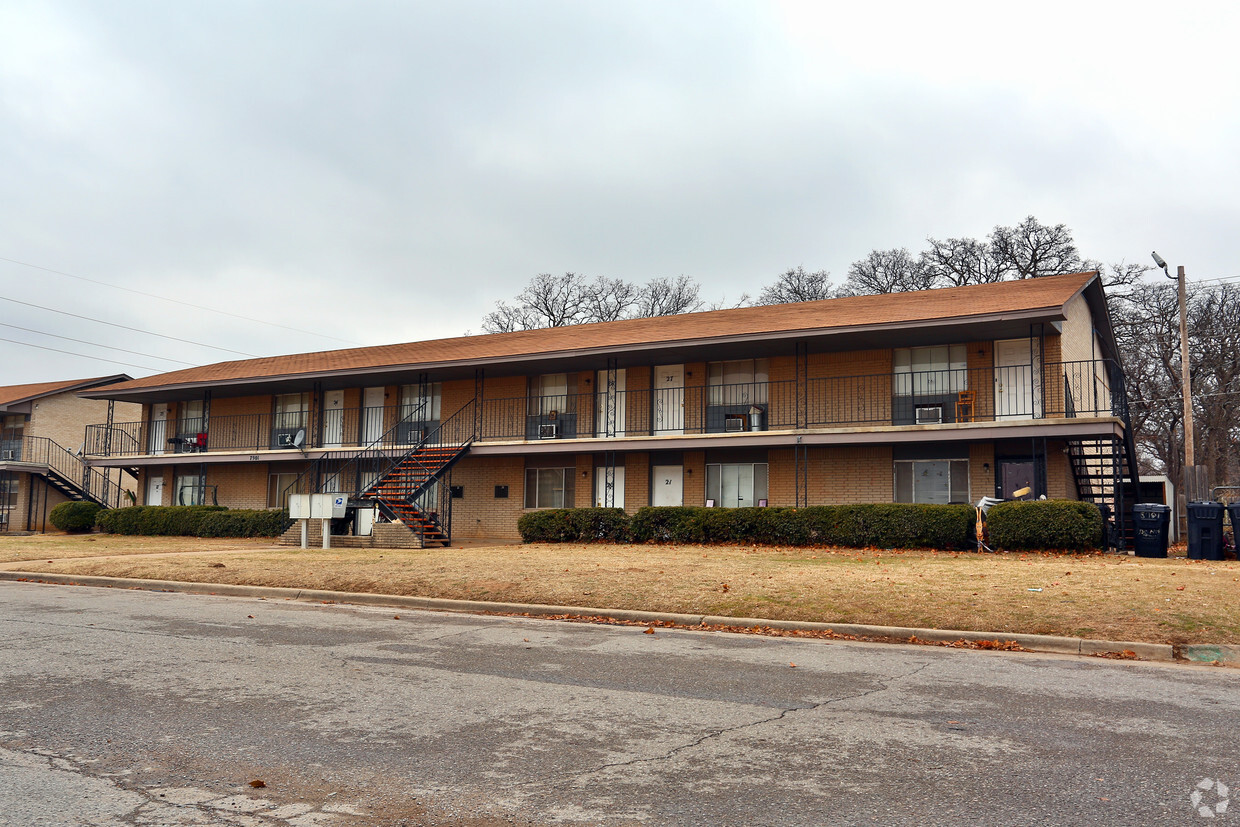 Building Photo - Westwood Apartments