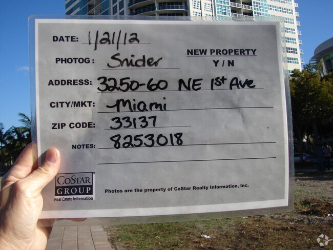 Foto del edificio - Midblock