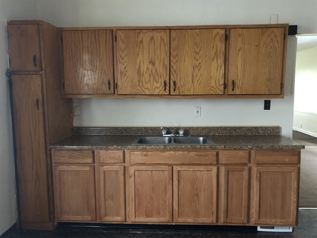 Building Photo - 288 Roehrer Ave