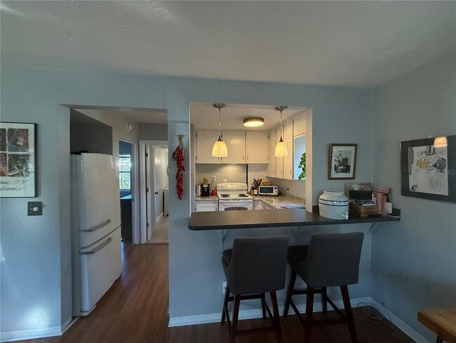 Foto del edificio - 833 12th Ave N