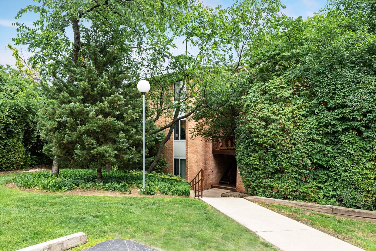 Primary Photo - 5801 Oakwood Dr