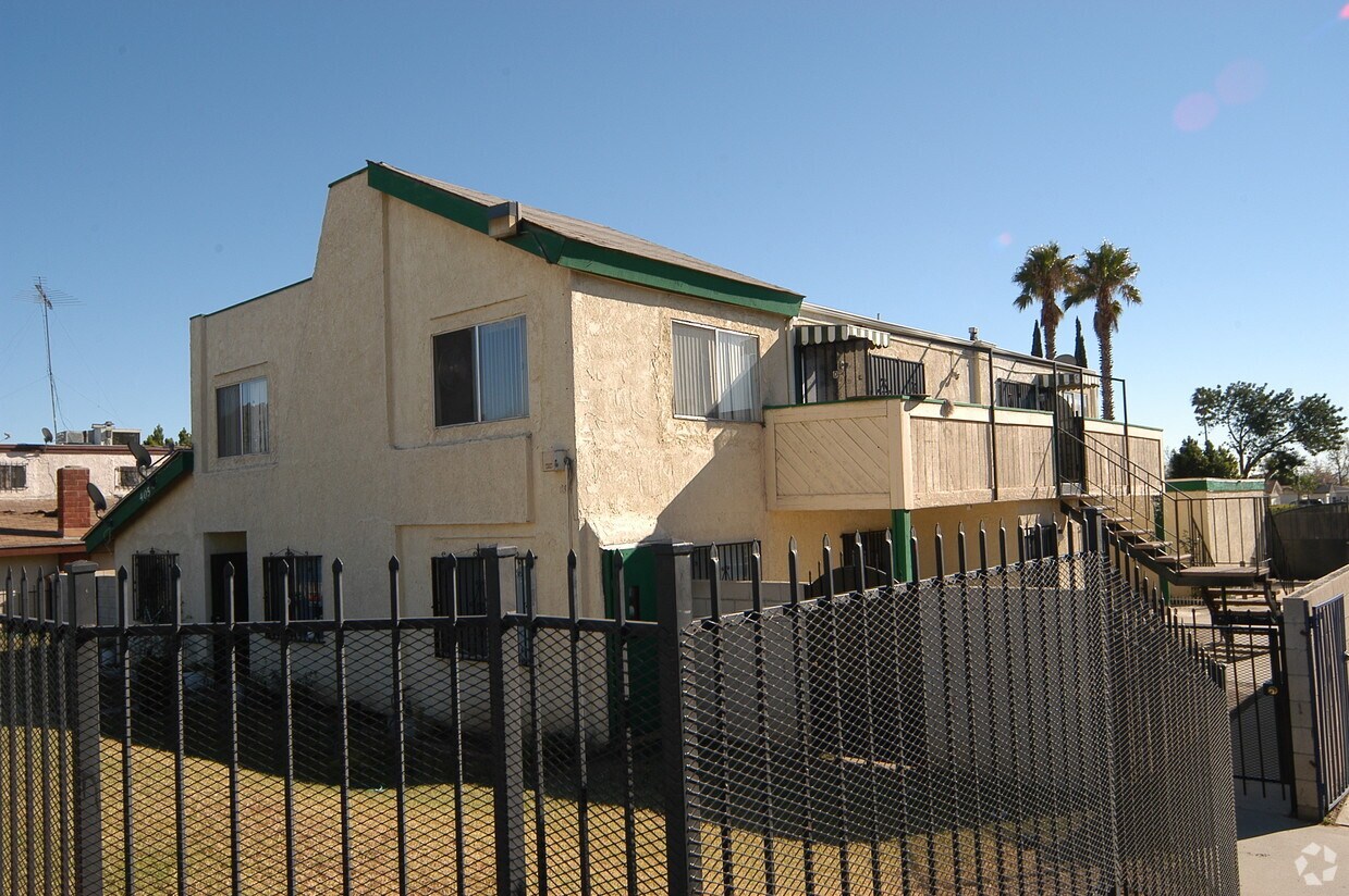 Primary Photo - 405 W Shamrock Ave