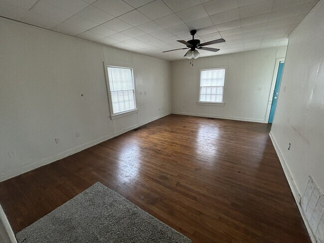 Foto del edificio - 955 N Curtis Ave