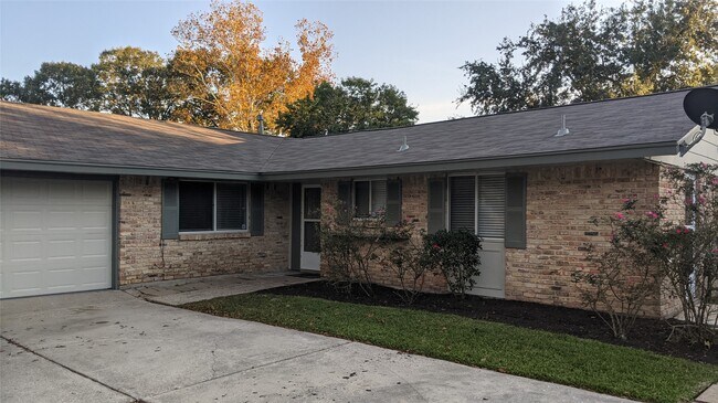 Foto del edificio - 1934 Huntress Ln