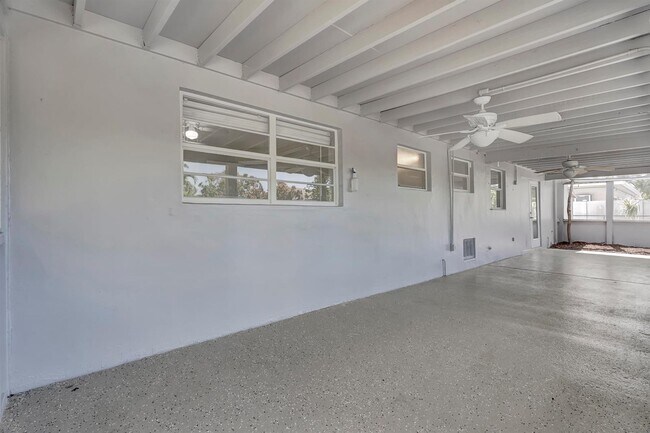 Foto del edificio - 4401 NW 2nd Ter