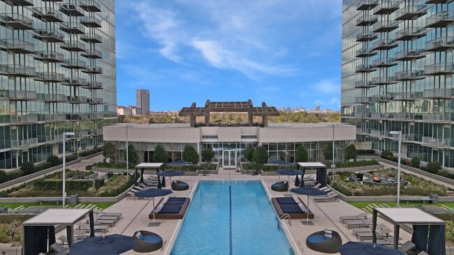 Allure Hermann Park | Infinity Pool with Private Cabanas - Allure Hermann Park at Med Center