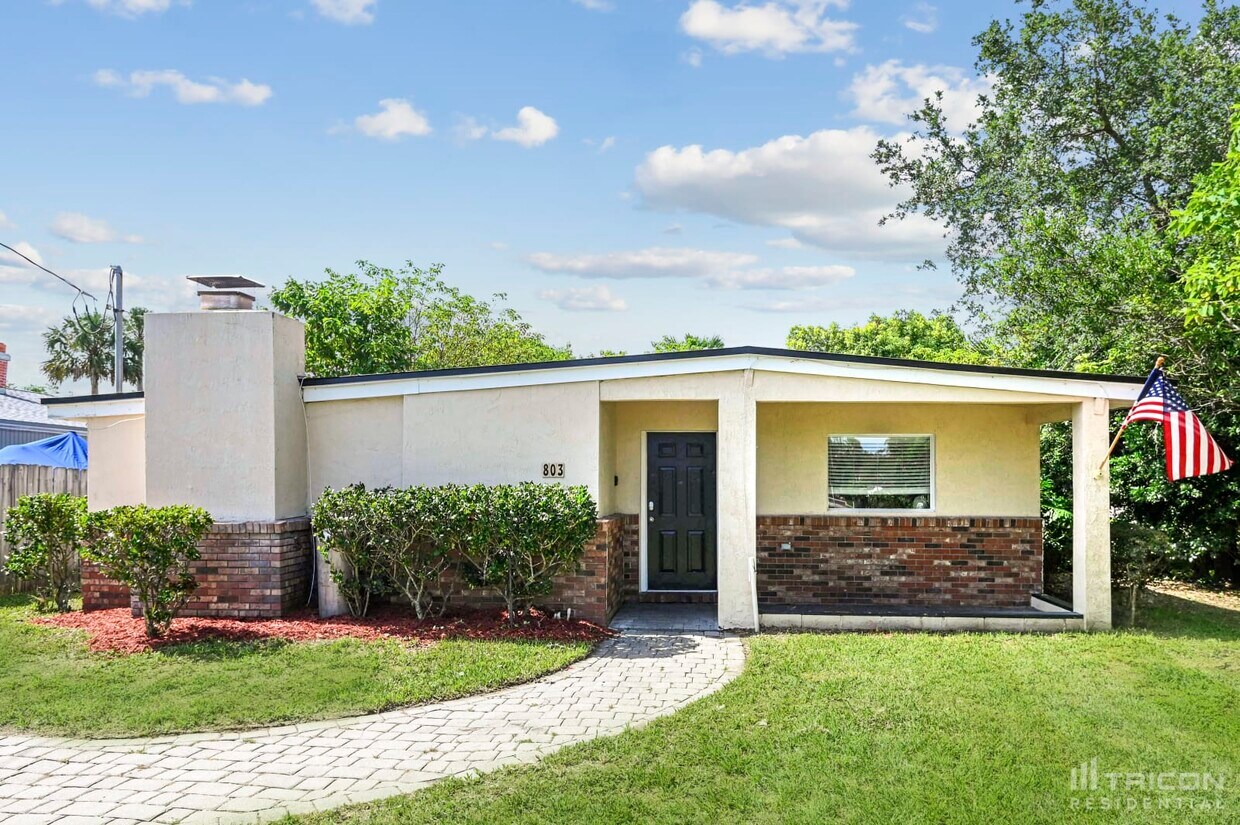 Foto principal - 803 8th Ave N