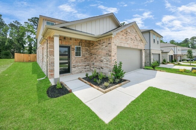 Building Photo - 19 Courageous Side Way