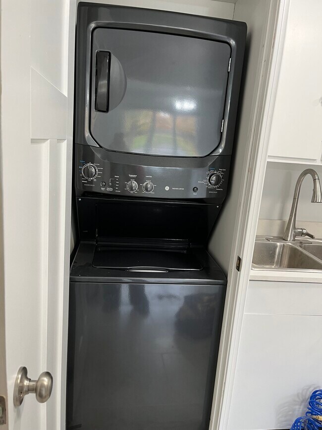 Foto del edificio - 1225 Stony Point Rd