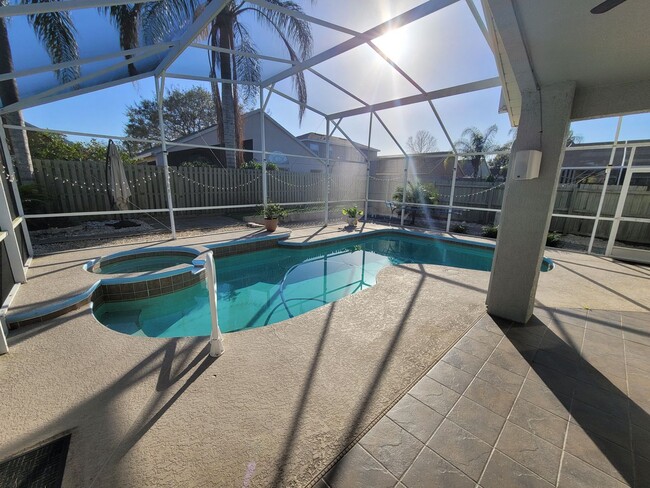 Foto del edificio - BEAUTIFUL PRIVATE POOL HOME, LAKE MARY