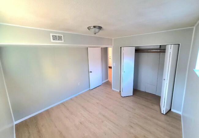 Foto del edificio - 2 Bed 1 Bath in Edgewater!