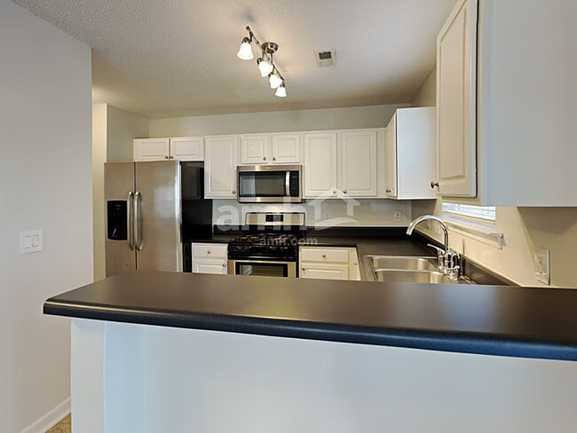 Foto del edificio - 8836 Laurel Run Dr