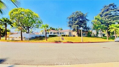 Building Photo - 207 S El Molino St