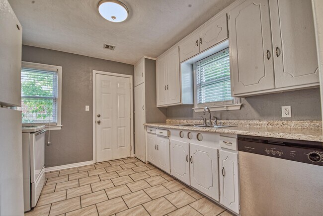 Foto del edificio - 2429 NW 35th St
