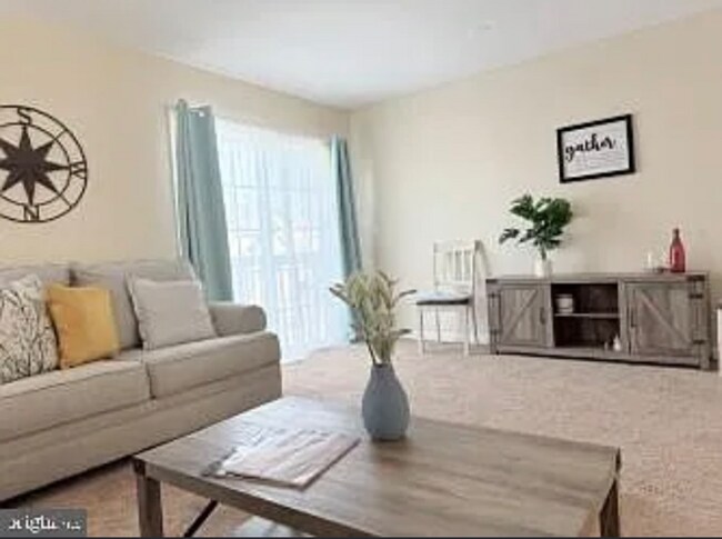 Foto del edificio - 107 Nicole Ct