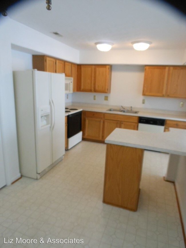 Foto del edificio - 2 br, 2.5 bath House - 117 White Cedar Lane