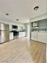 Building Photo - 5635 Fifth Ave