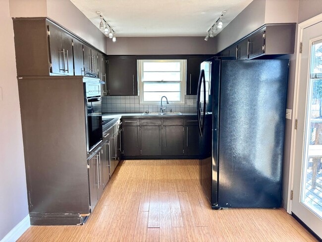 Foto del edificio - 2524 S 123rd Ave