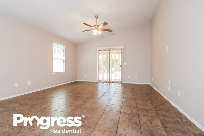 Foto del edificio - 13966 W Country Gables Dr