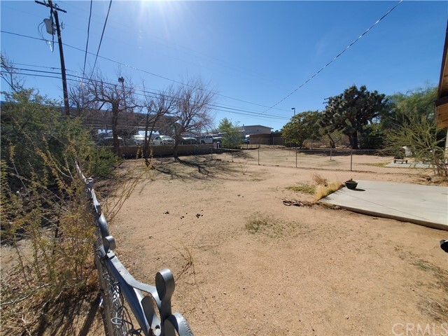Building Photo - 55653 Pueblo Trail