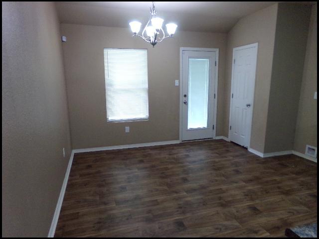 Foto del edificio - 2104 Fern Valley Dr