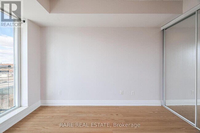 Building Photo - 2121 Lake Shore Blvd W