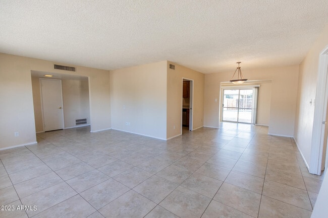 Building Photo - 1203 E Hermosa Dr