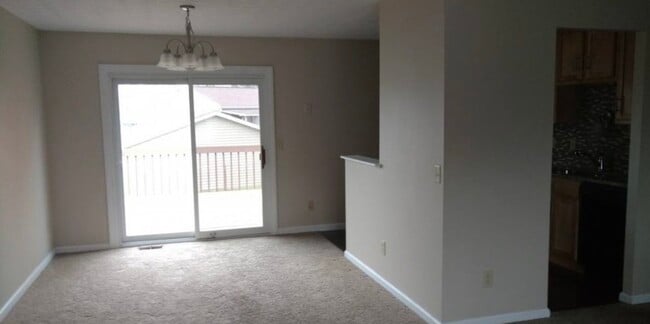 Building Photo - 1462 Hartwood Dr