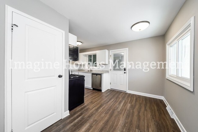 Foto del edificio - Newly Remodeled 3 Bedroom Ranch in Solon