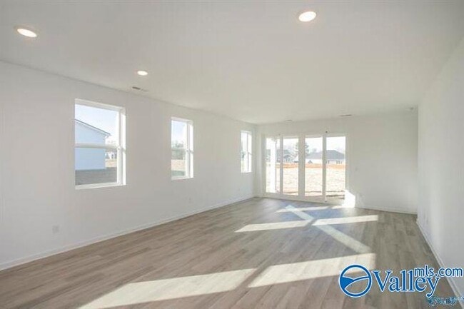 Building Photo - 155 Jude Ln