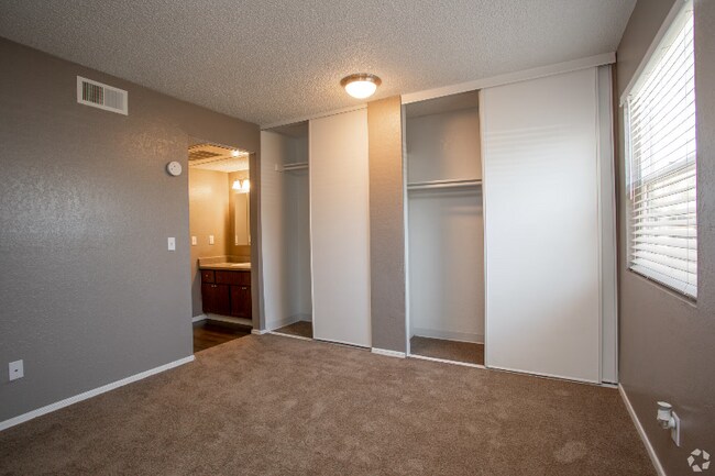 Building Photo - 8550 E Speedway Blvd