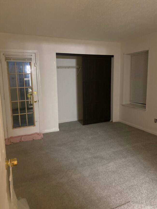 Foto del edificio - 3500 Irvington Ct