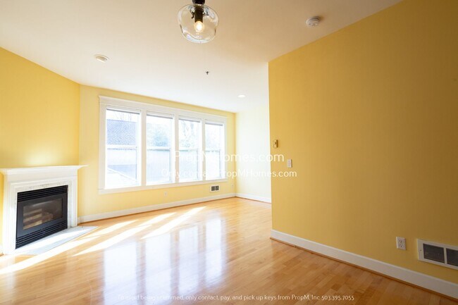 Foto del edificio - Spacious Two Bedroom Condo Right off NW 23rd!
