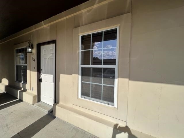 Building Photo - 710 Alta Vista Dr