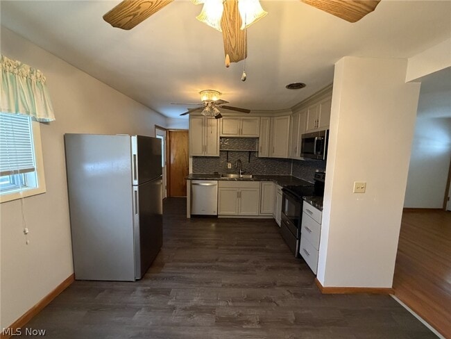 Building Photo - 1405 Gypsy Ln