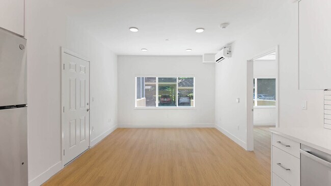 Building Photo - Alborada