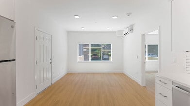 Building Photo - Alborada