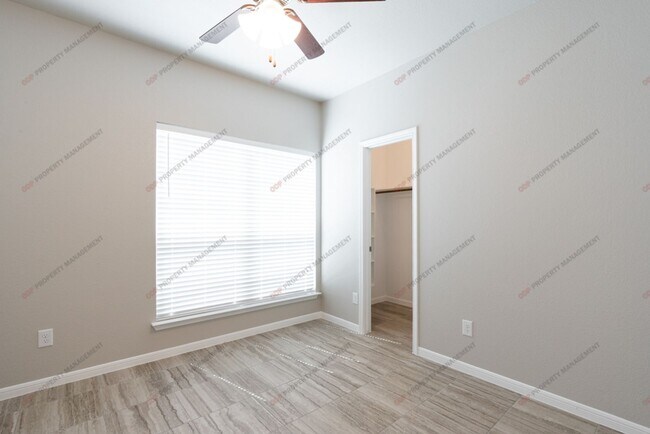 Foto del edificio - 721 Skylar Heights Dr
