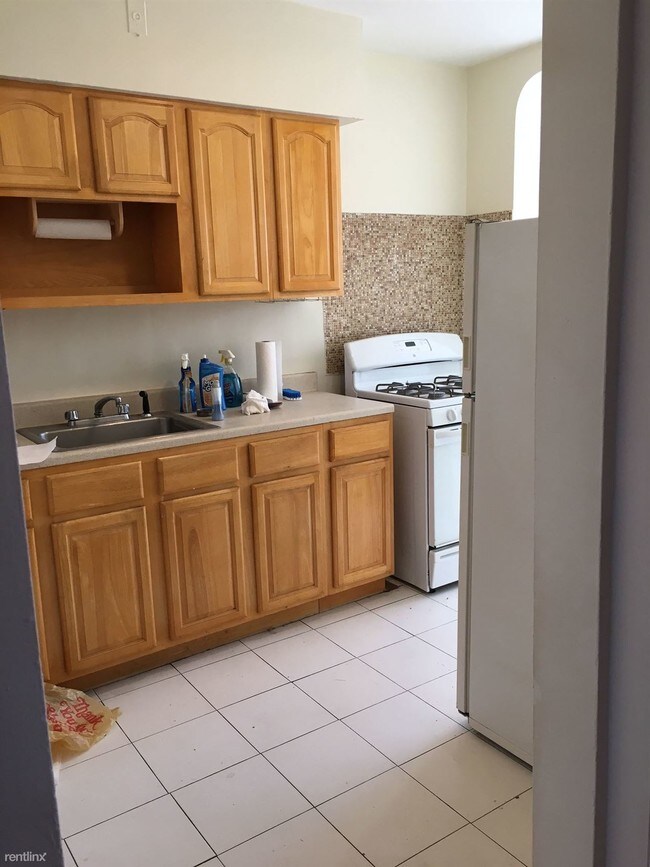 Building Photo - 2 br, 1 bath Apartment - 2630 29th St