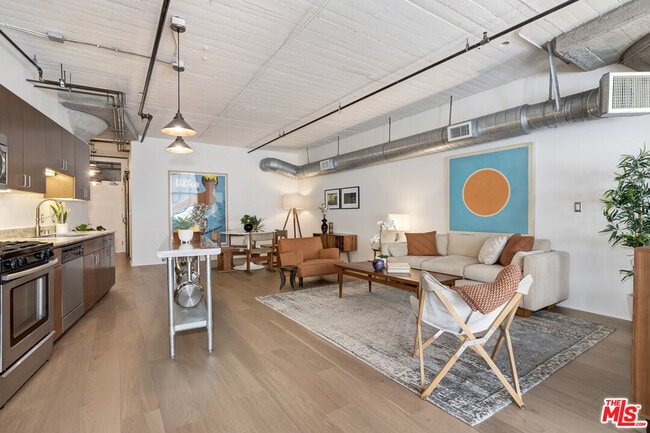 Building Photo - 200 N San Fernando Rd