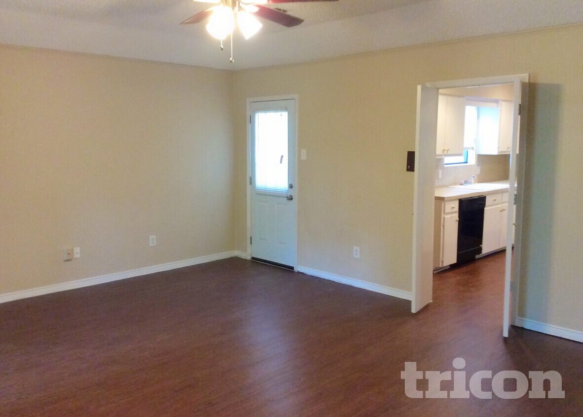 Foto del edificio - 810 Braswell Dr