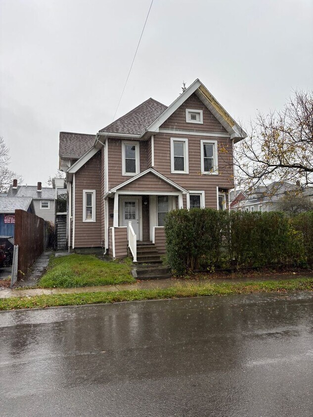 Foto principal - 111 Eldridge