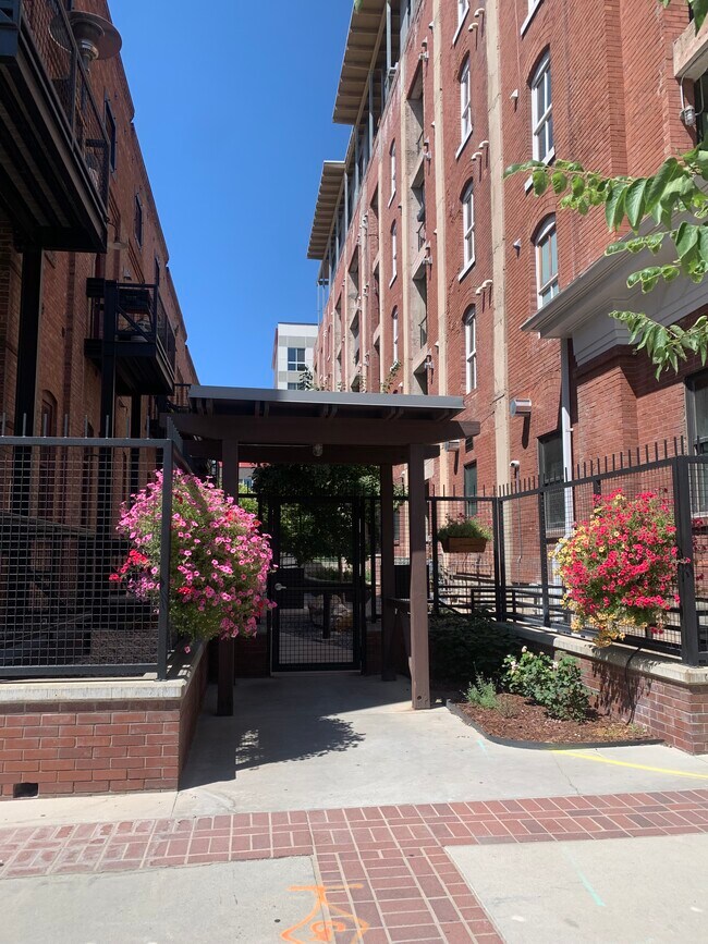 Building Photo - 328 W 200 S