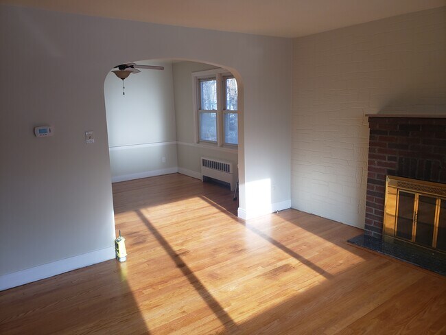 Foto del edificio - 19 Maplewood Ave